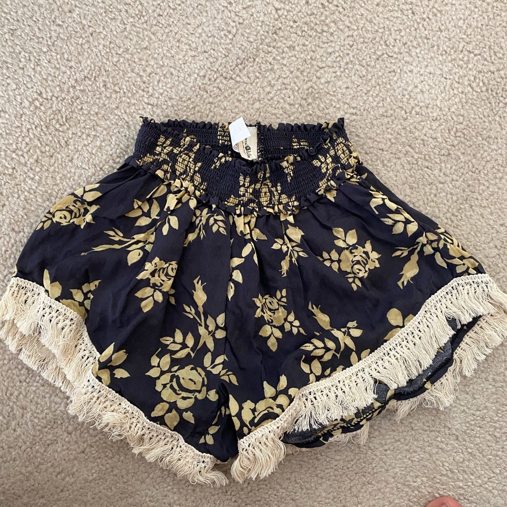 Floral navy blue flowy shorts
